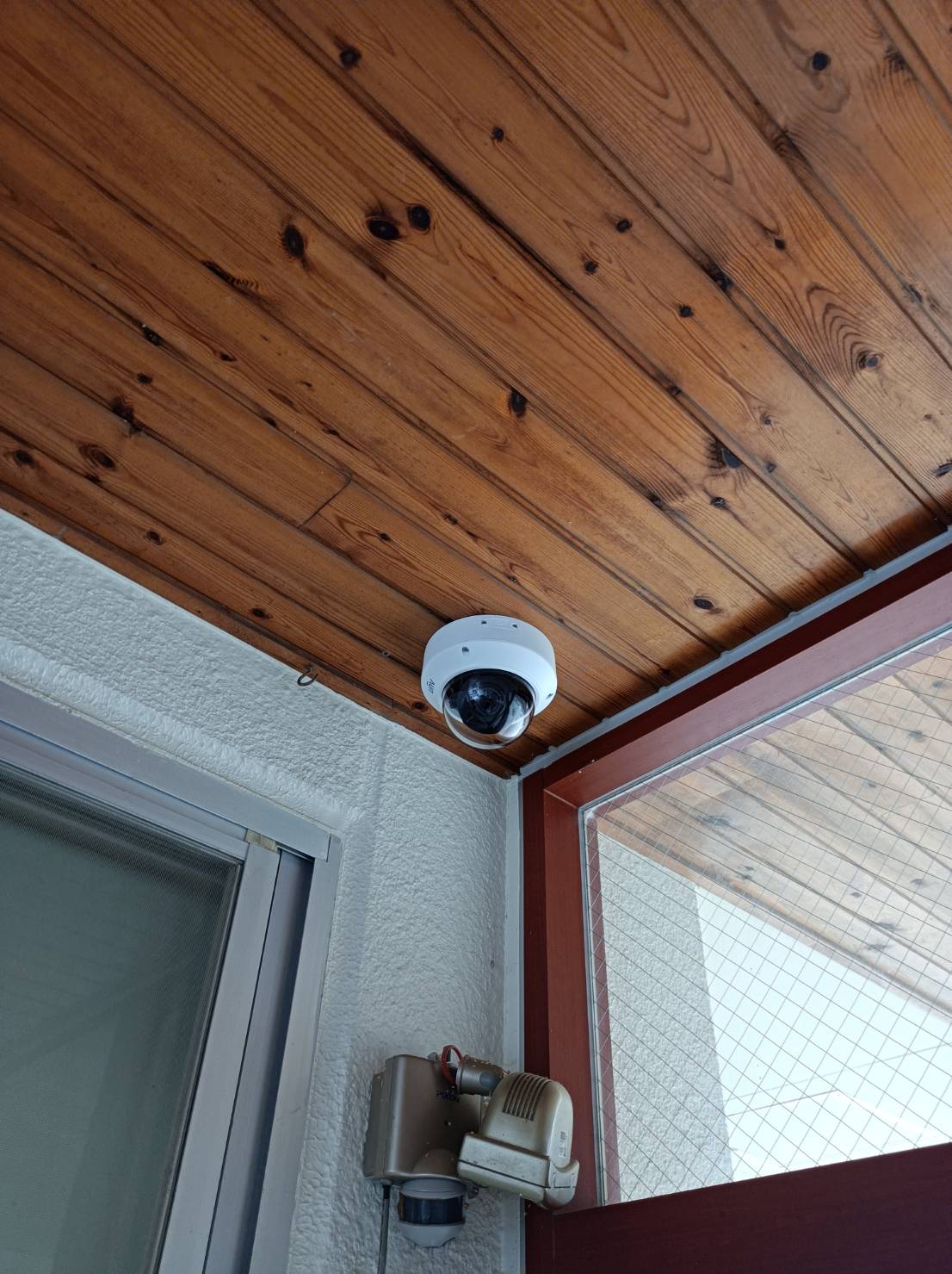 【事例③】和歌山県橋本市 介護施設の防犯カメラ設置事例