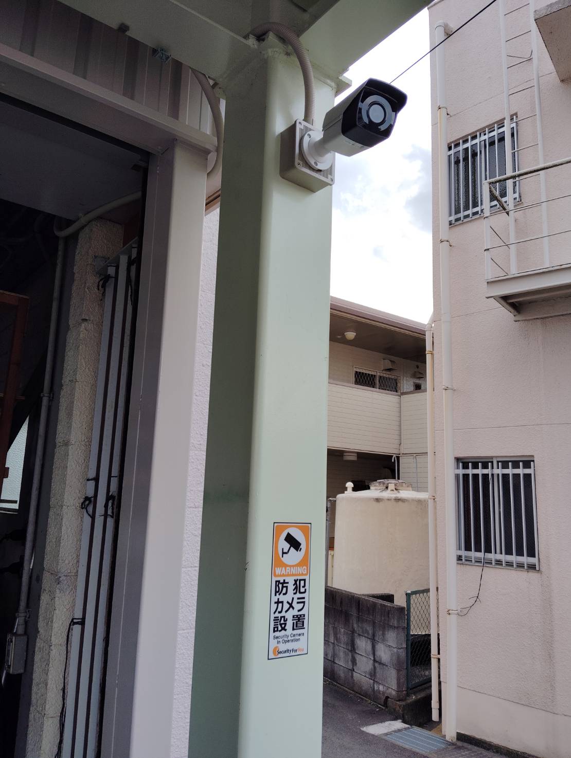 【事例③】和歌山県岩出市 物流倉庫の防犯カメラ設置